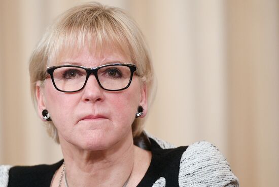Sergei Lavrov meets with several officials in Moscow