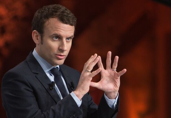 French presidential candidates make election speeches