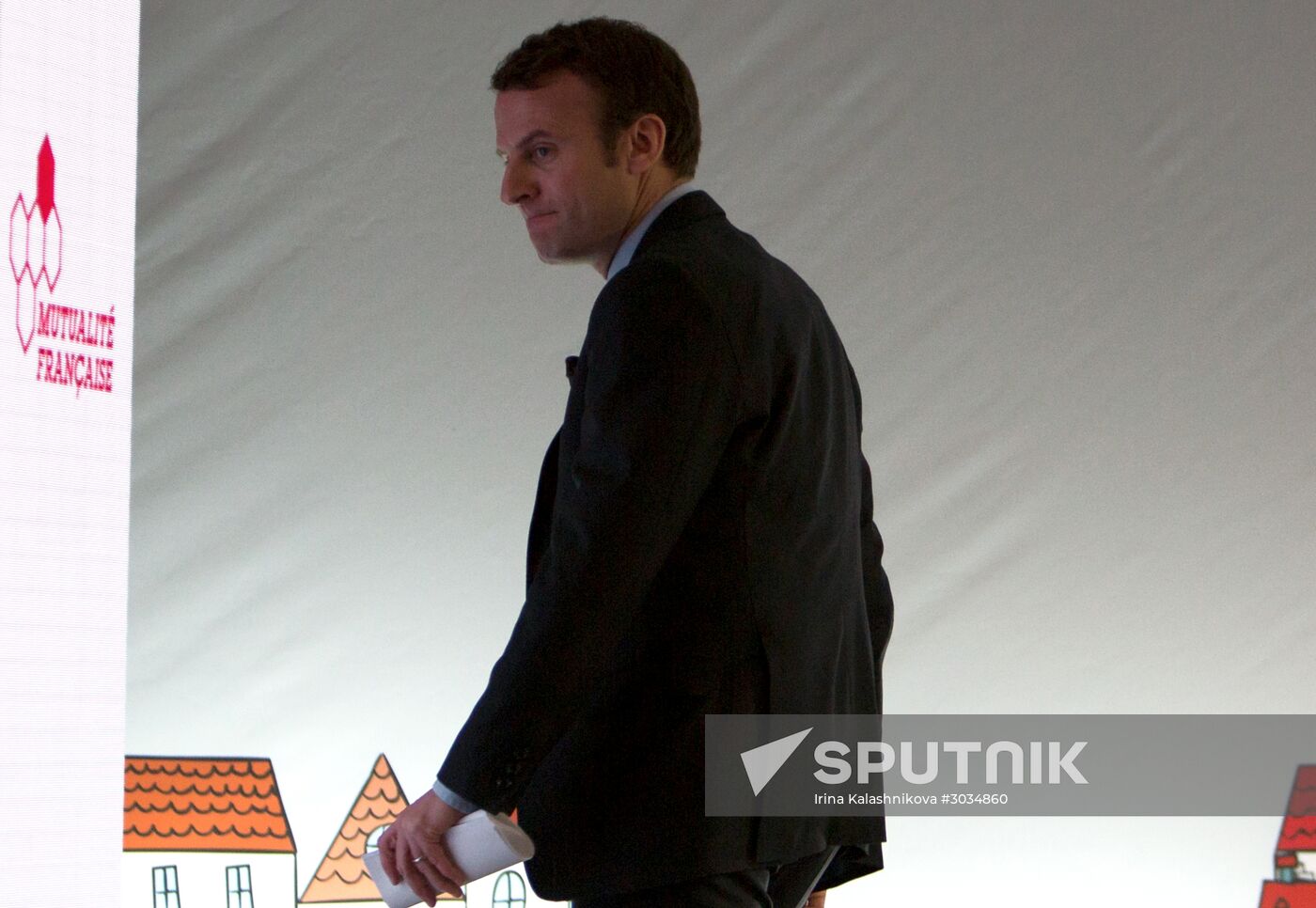 French presidential candidates make election speeches