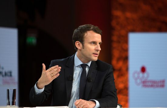 French presidential candidates make election speeches