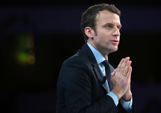 French presidential candidates make election speeches