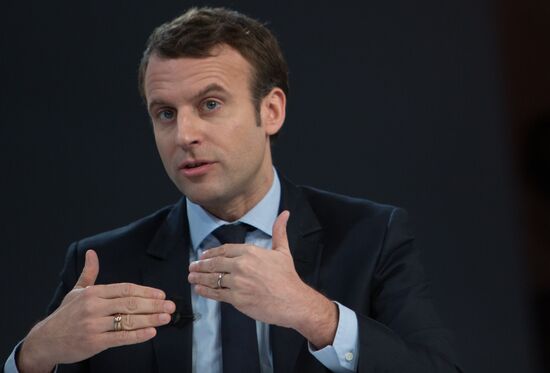 French presidential candidates make election speeches