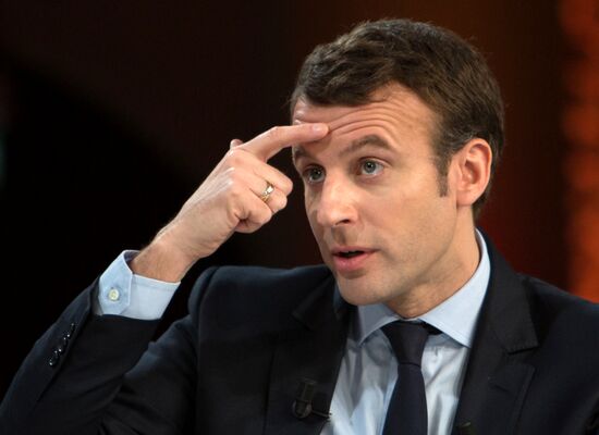French presidential candidates make election speeches