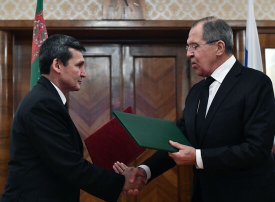 Sergei Lavrov meets with several officials in Moscow