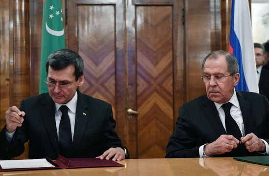 Sergei Lavrov meets with several officials in Moscow