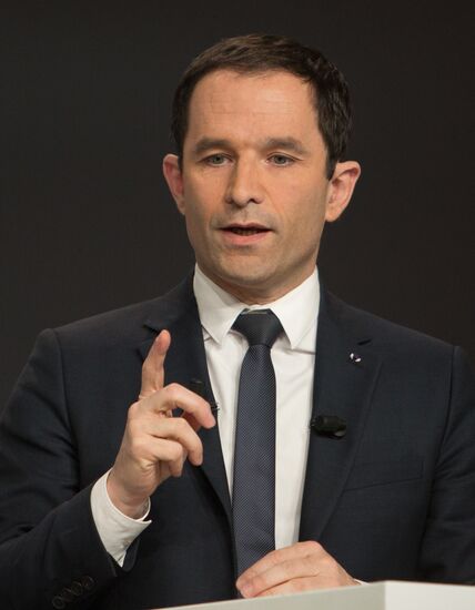 French presidential candidates make election speeches