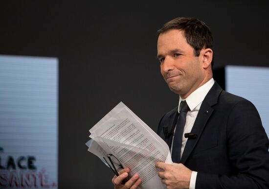 French presidential candidates make election speeches