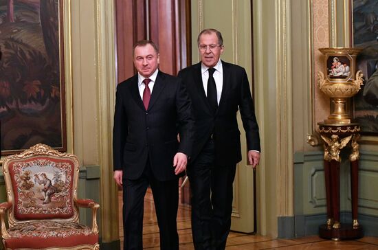 Sergei Lavrov meets with several officials in Moscow