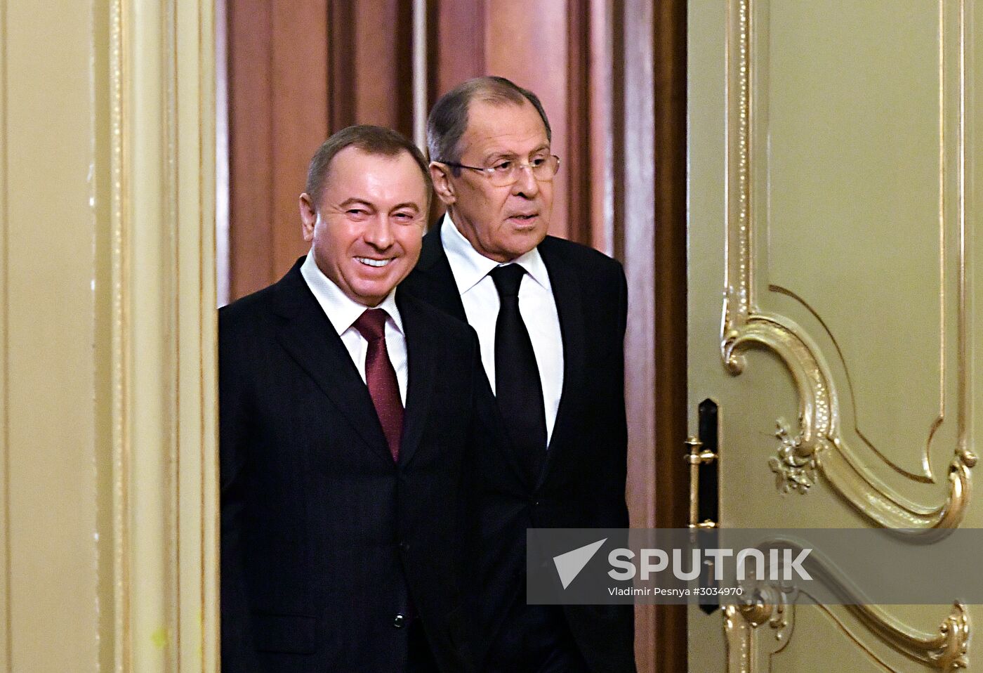 Sergei Lavrov meets with several officials in Moscow