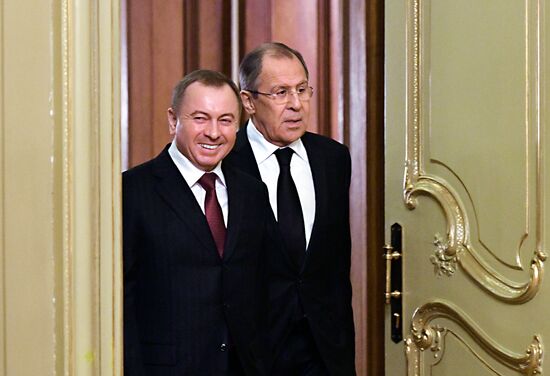 Sergei Lavrov meets with several officials in Moscow