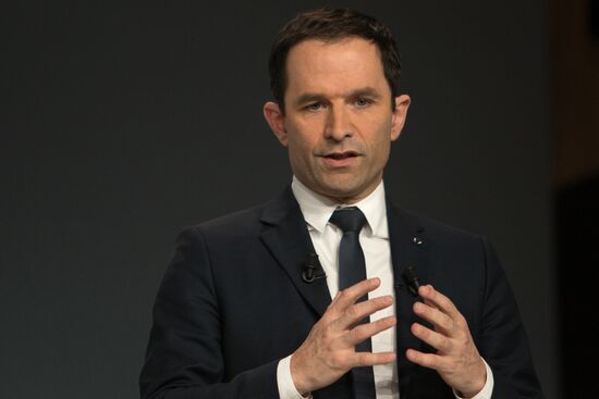 French presidential candidates make election speeches