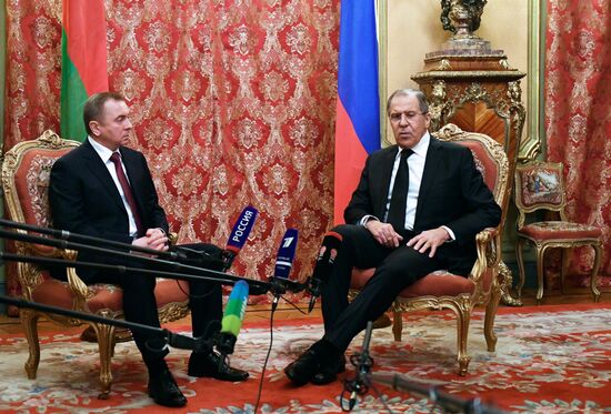 Sergei Lavrov meets with several officials in Moscow