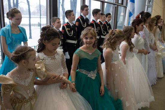 Young sailors' ball to mark Defender of the Fatherland Day