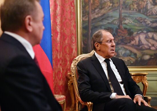 Sergei Lavrov meets with several officials in Moscow