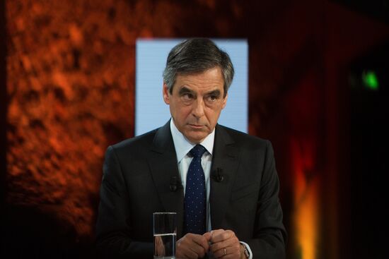 French presidential candidates make election speeches