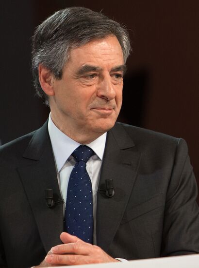 French presidential candidates make election speeches