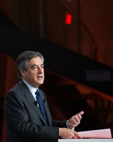 French presidential candidates make election speeches