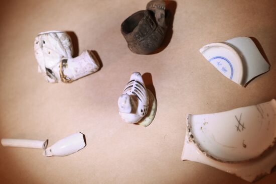 Presenting artifacts unearthed at Moscow's Bersenevskaya Embankment