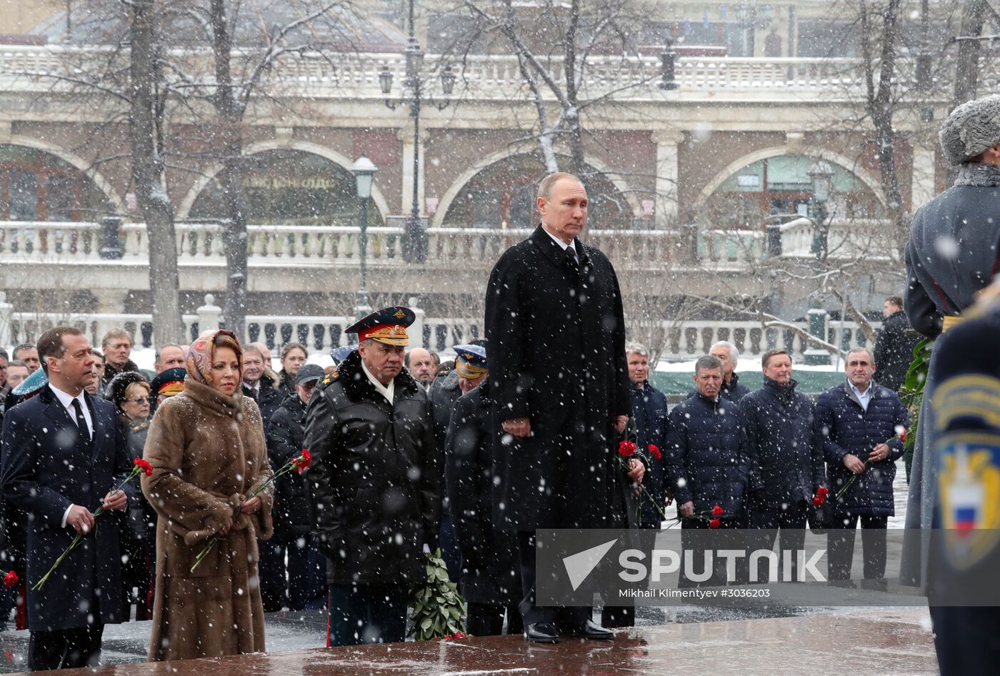 Wreath-laying ceremony at the Tomb of the Unknown Soldier on the Defender of the Fatherland Day