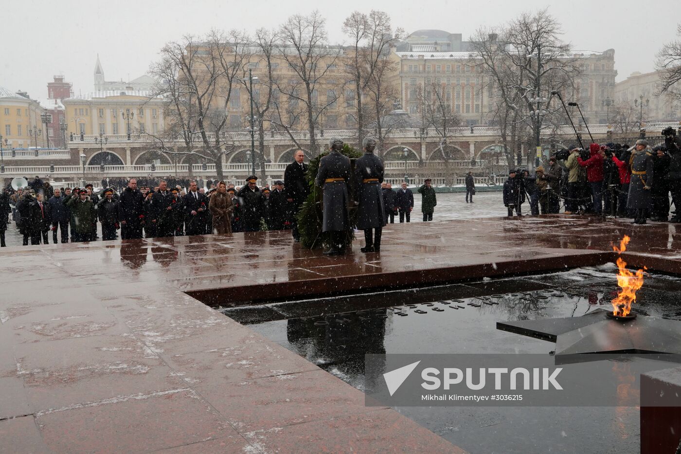 Wreath-laying ceremony at the Tomb of the Unknown Soldier on the Defender of the Fatherland Day