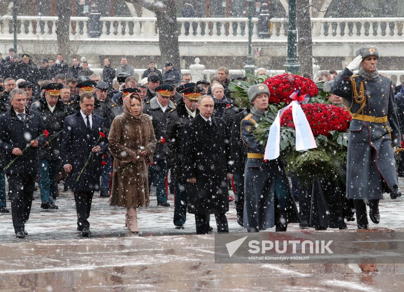 Wreath-laying ceremony at the Tomb of the Unknown Soldier on the Defender of the Fatherland Day