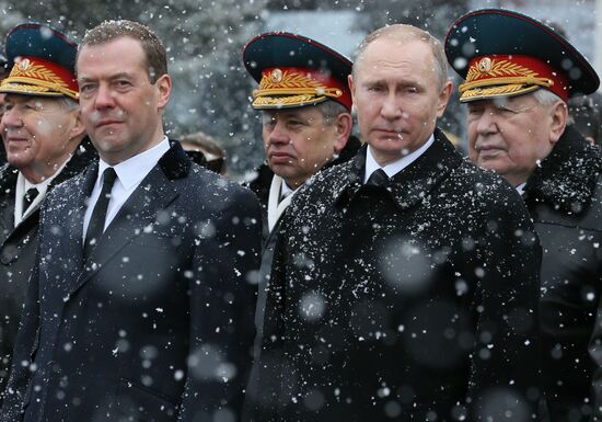 Wreath-laying ceremony at the Tomb of the Unknown Soldier on the Defender of the Fatherland Day
