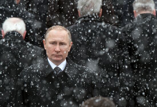 Wreath-laying ceremony at the Tomb of the Unknown Soldier on the Defender of the Fatherland Day