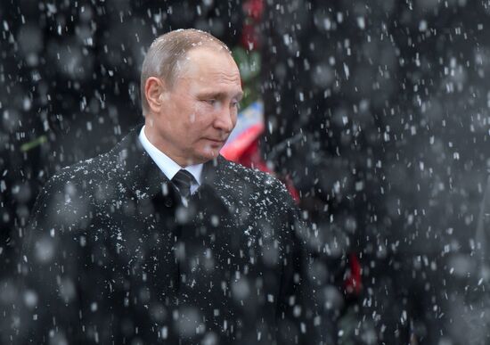 Wreath-laying ceremony at the Tomb of the Unknown Soldier on the Defender of the Fatherland Day