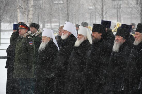 Wreath-laying ceremony at the Tomb of the Unknown Soldier on the Defender of the Fatherland Day