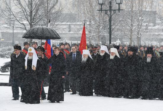 Wreath-laying ceremony at the Tomb of the Unknown Soldier on the Defender of the Fatherland Day