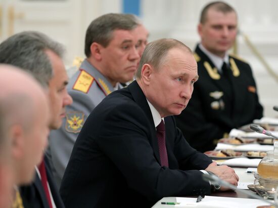 President Putin meets with Northern Fleet officers