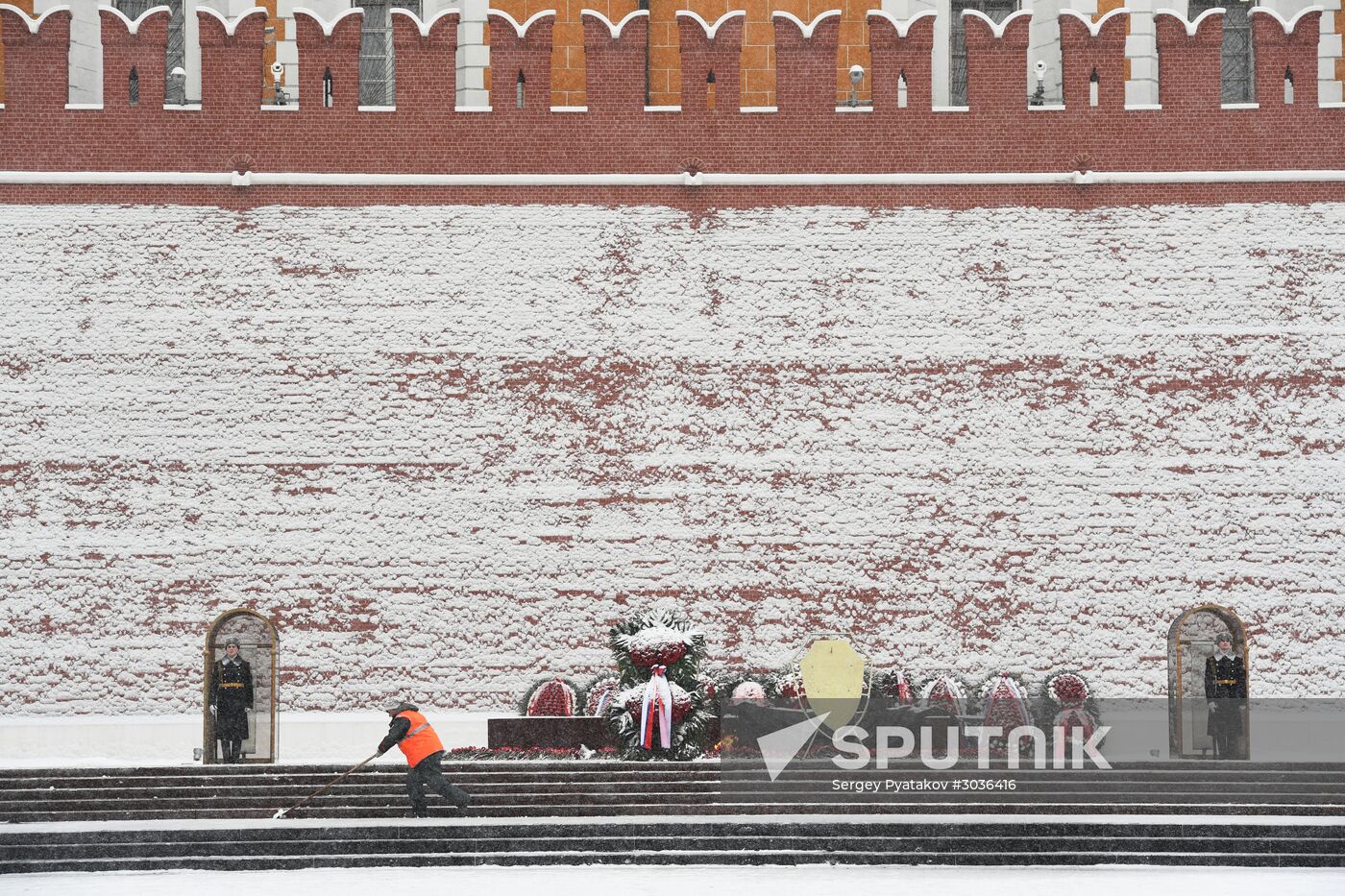 Wreath-laying ceremony at the Tomb of the Unknown Soldier on the Defender of the Fatherland Day