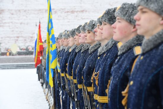 Wreath-laying ceremony at the Tomb of the Unknown Soldier on the Defender of the Fatherland Day