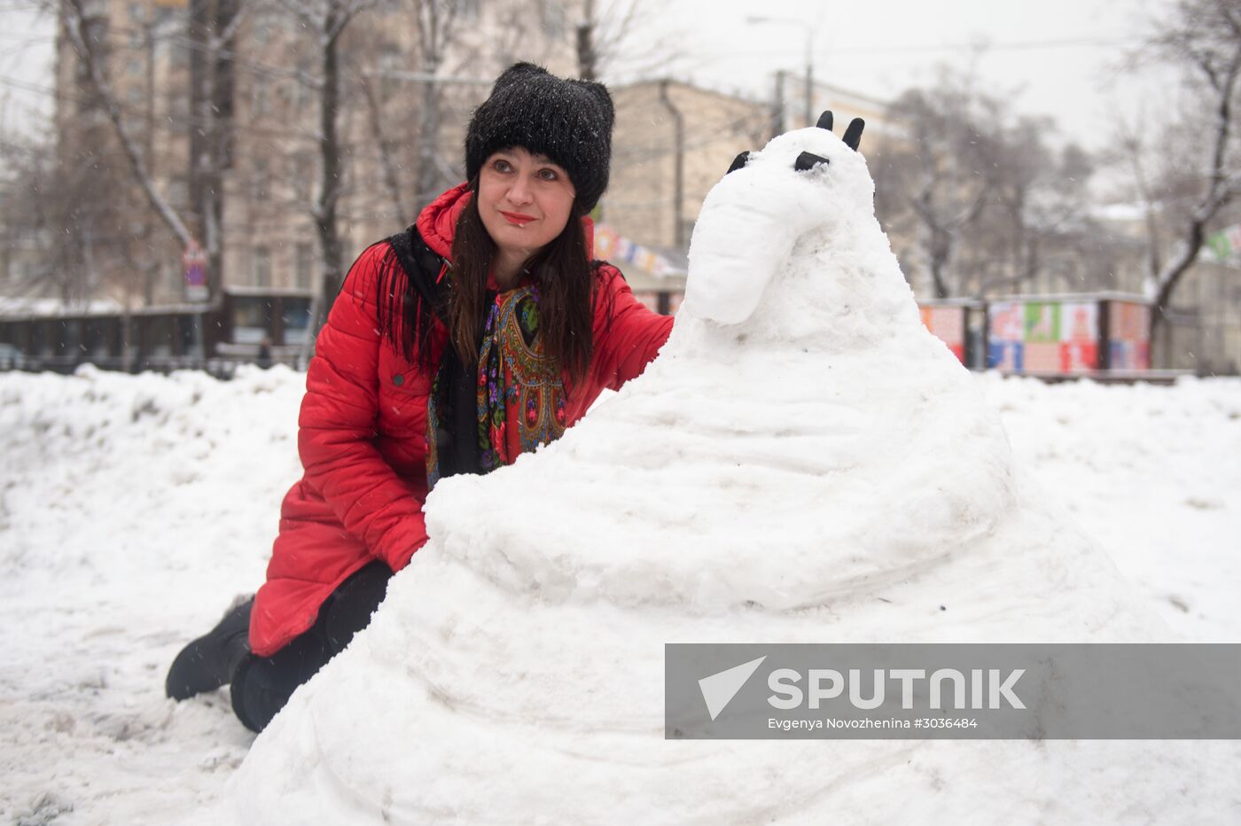 Internet meme Zhdun made of snow in Moscow