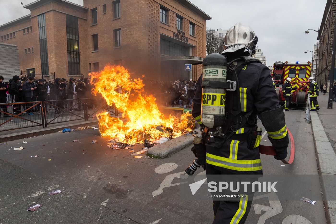 Protesters clash with police over violence against immigrants