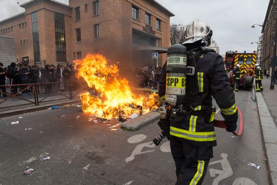 Protesters clash with police over violence against immigrants