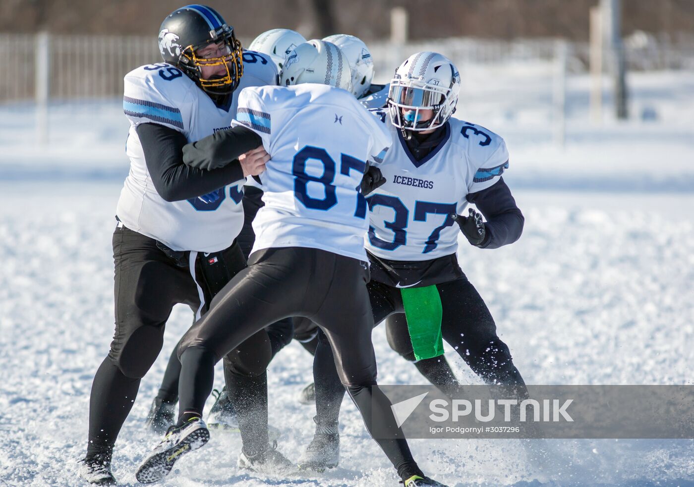 Snow Bowl American snow football tournament in Petrozavodsk