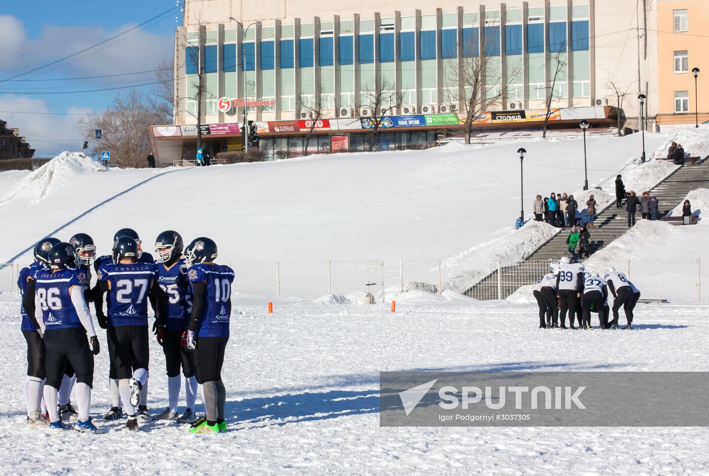 Snow Bowl American snow football tournament in Petrozavodsk