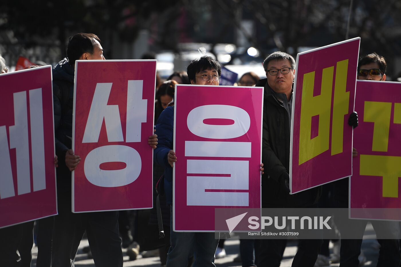 Protesters in Seoul demand President Park Geun-hye's resignation