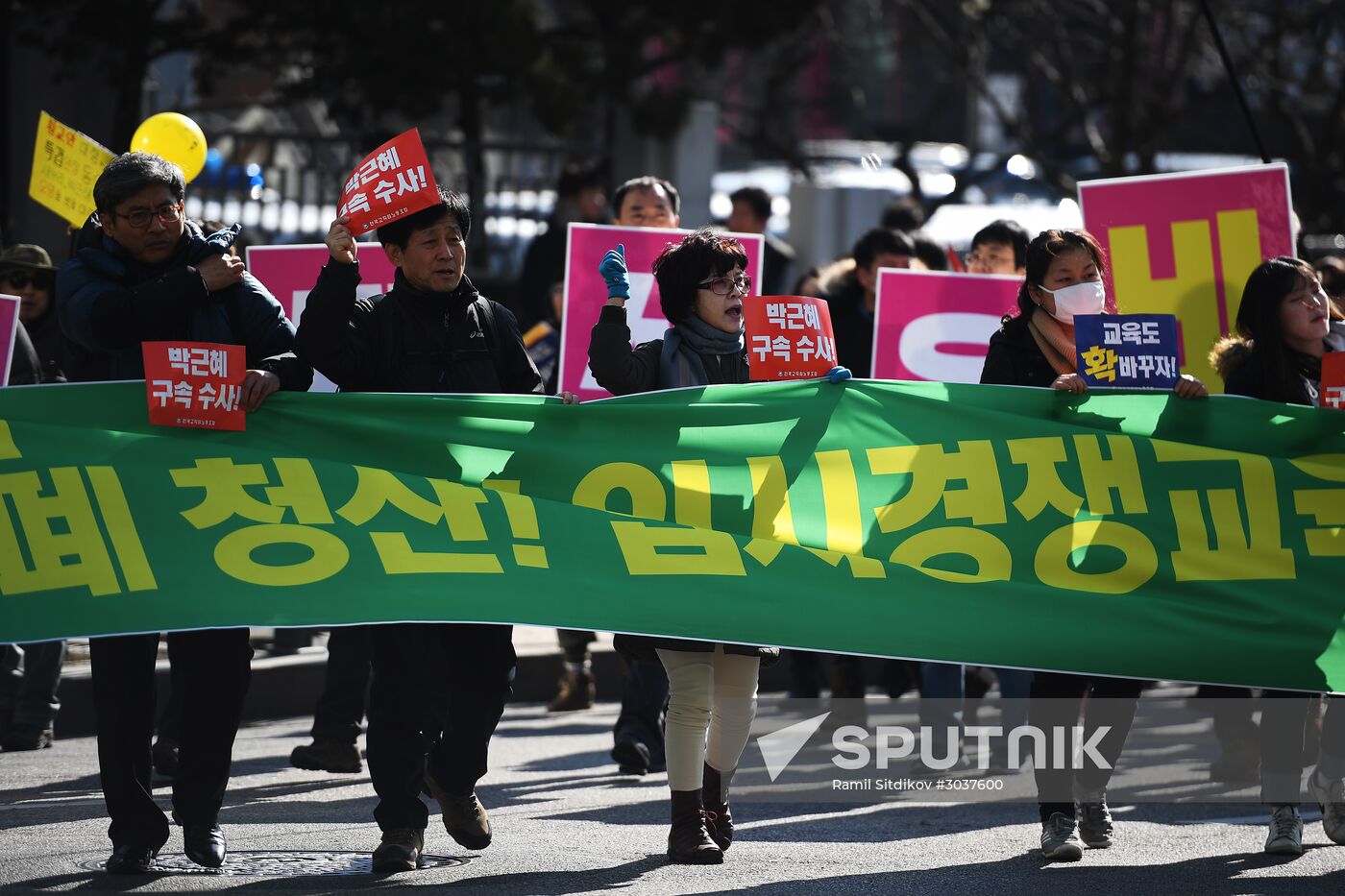 Protesters in Seoul demand President Park Geun-hye's resignation