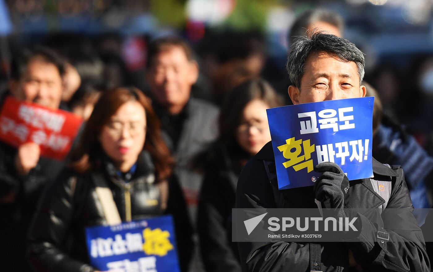 Protesters in Seoul demand President Park Geun-hye's resignation