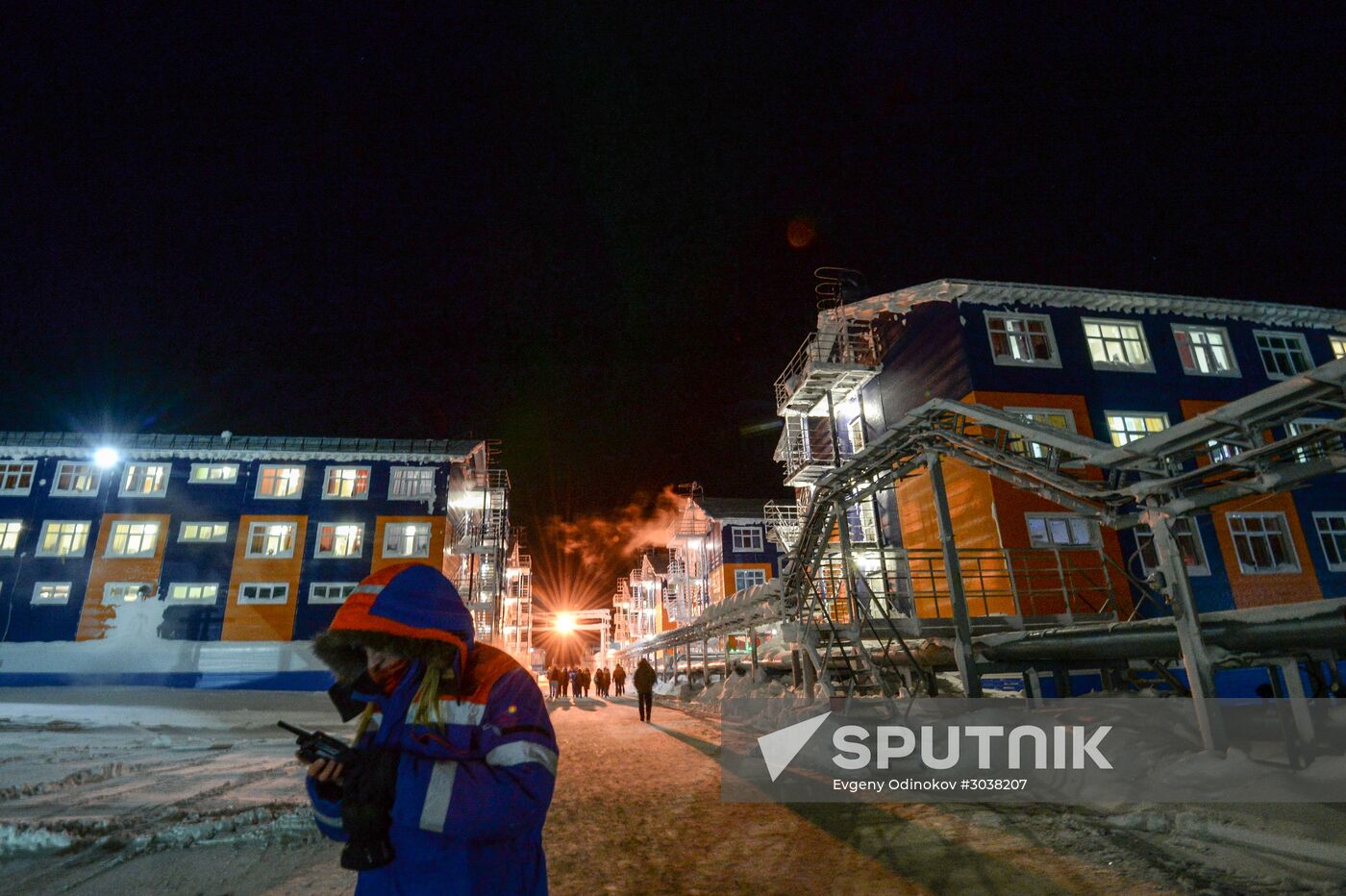 Building liquefied natural gas plant Yamal LNG