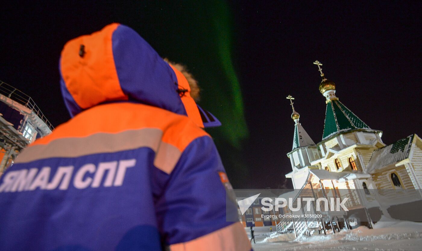 Building liquefied natural gas plant Yamal LNG