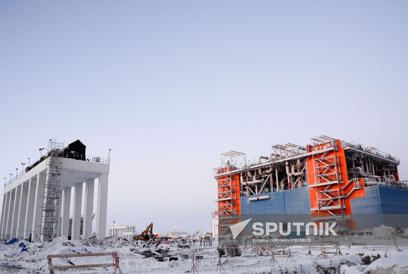 Building liquefied natural gas plant Yamal LNG