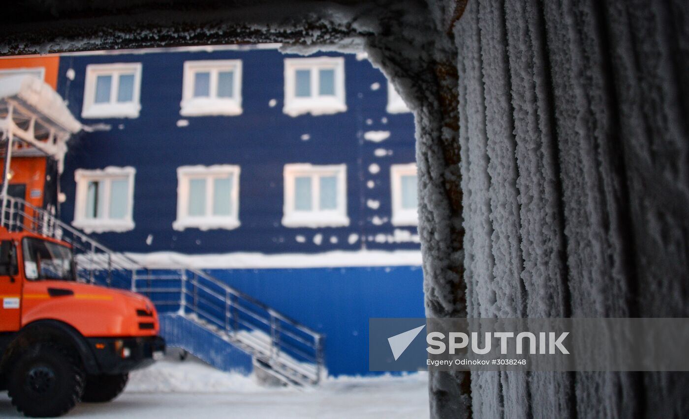 Building liquefied natural gas plant Yamal LNG