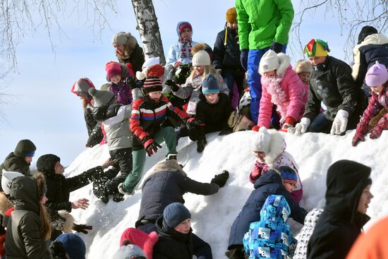 Maslenitsa celebrated in Russian cities