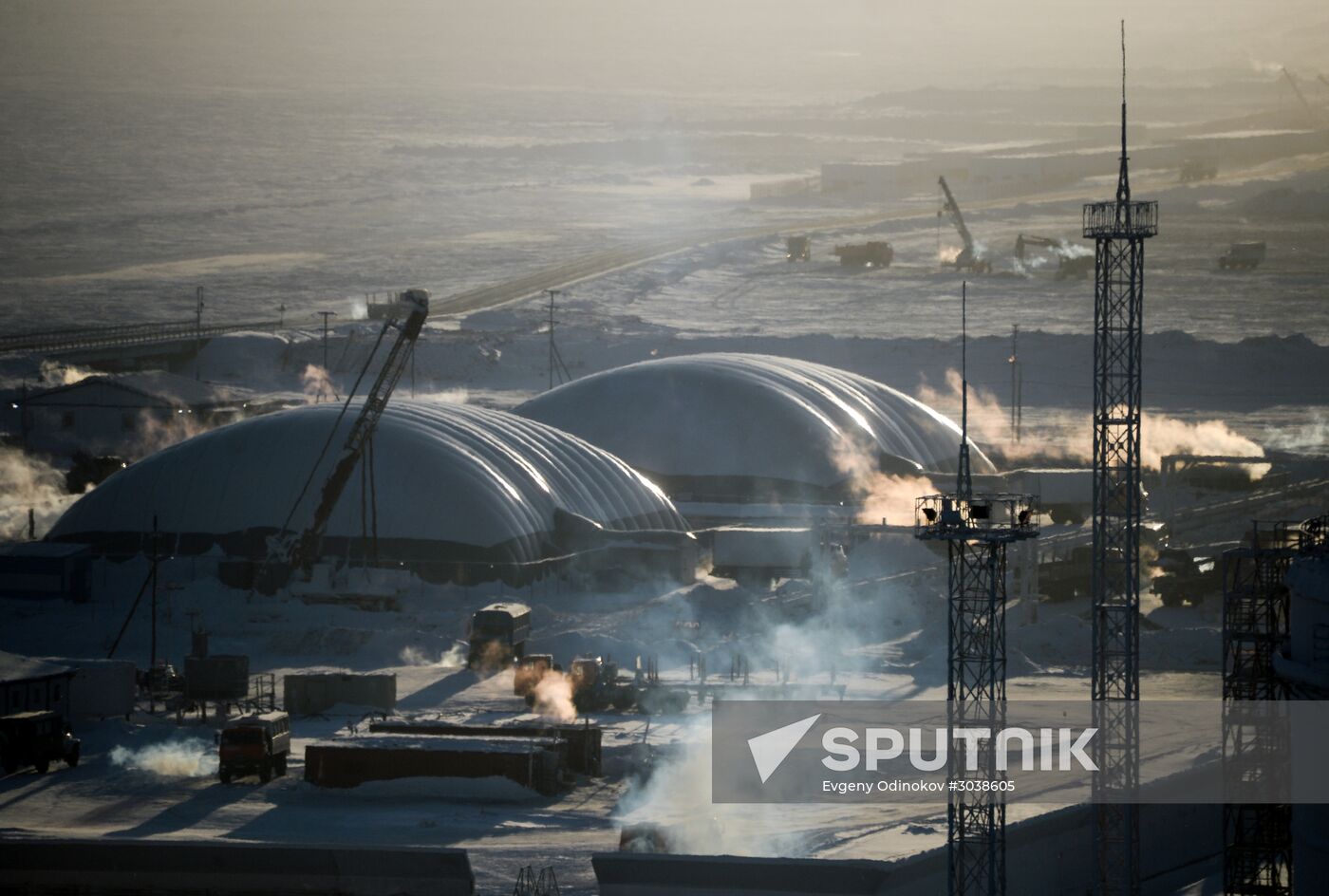 Building liquefied natural gas plant Yamal LNG