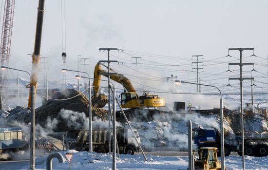 Building liquefied natural gas plant Yamal LNG