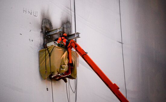 Building liquefied natural gas plant Yamal LNG