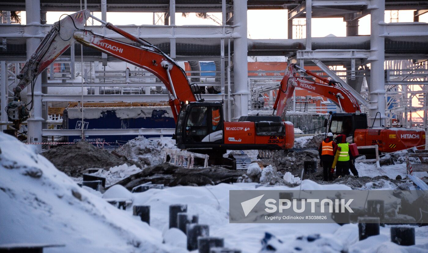 Building liquefied natural gas plant Yamal LNG